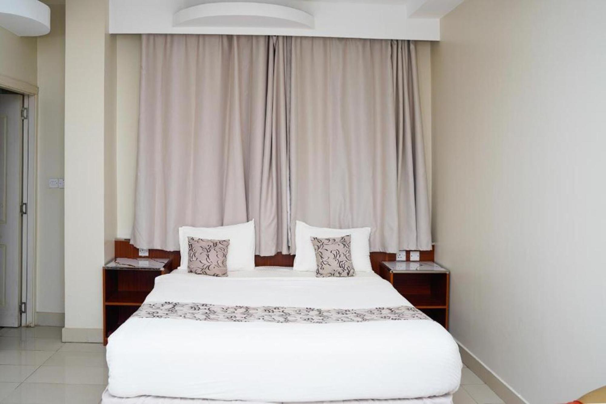 Al Bayrahaa Hotel Apartments Seeb Exteriér fotografie